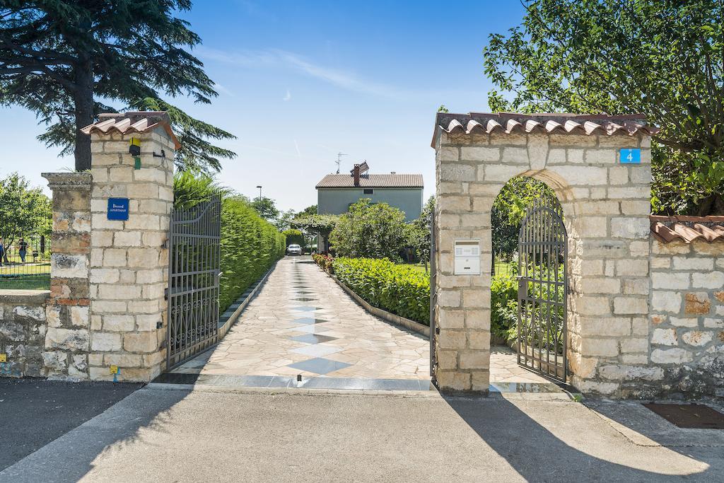 Apartments Bella Vista Umag Exterior photo